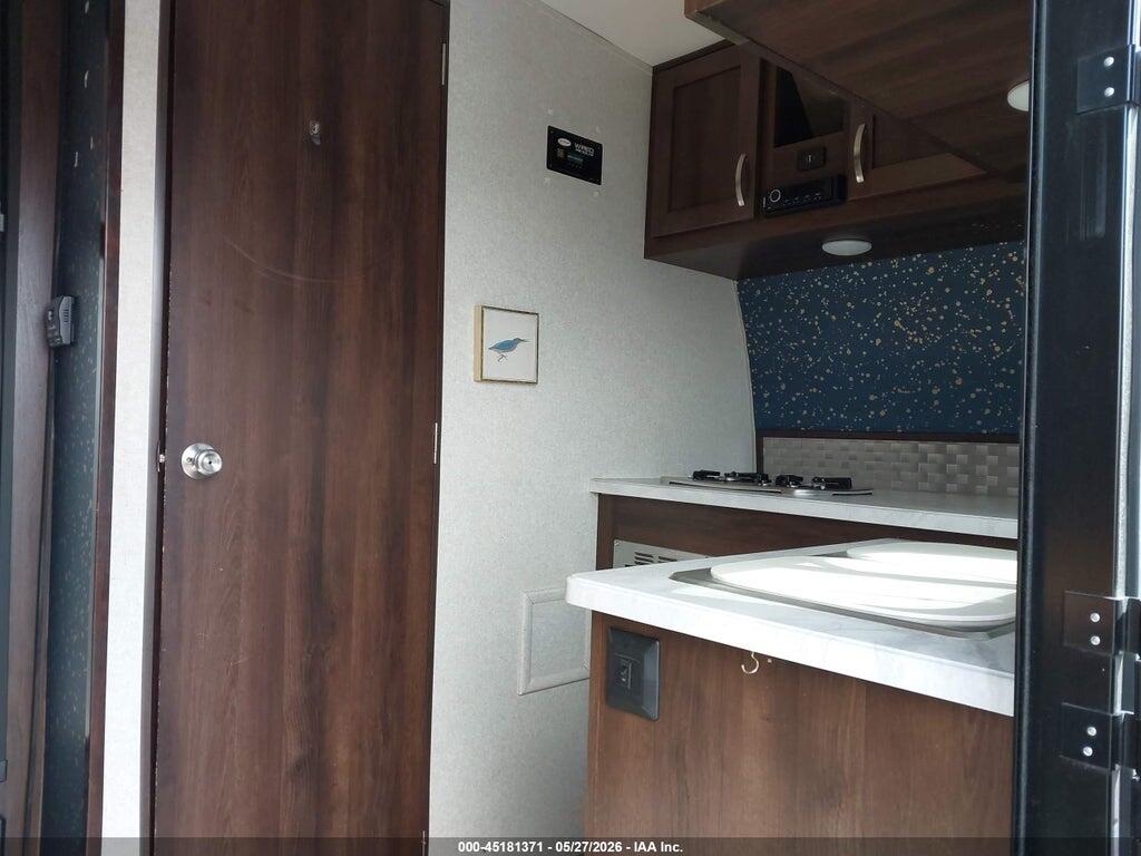 1UJBJSBJ9J1V10205 2018 JAYCO OCTANE photo no. 5