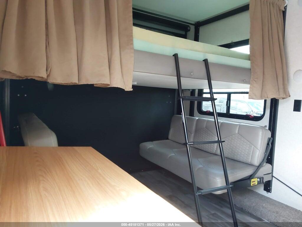 1UJBJSBJ9J1V10205 2018 JAYCO OCTANE photo no. 8