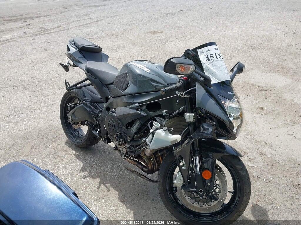 JS1GN7FA7S7101372 2025 SUZUKI GSX-R600 photo no. 1