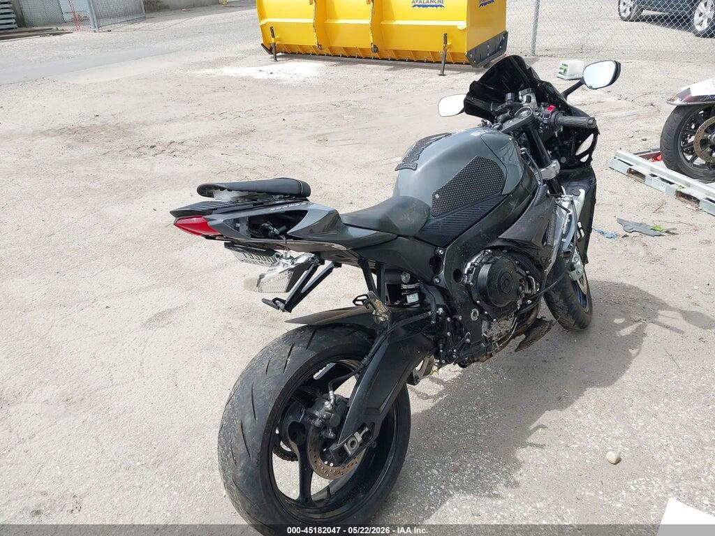 JS1GN7FA7S7101372 2025 SUZUKI GSX-R600 photo no. 4
