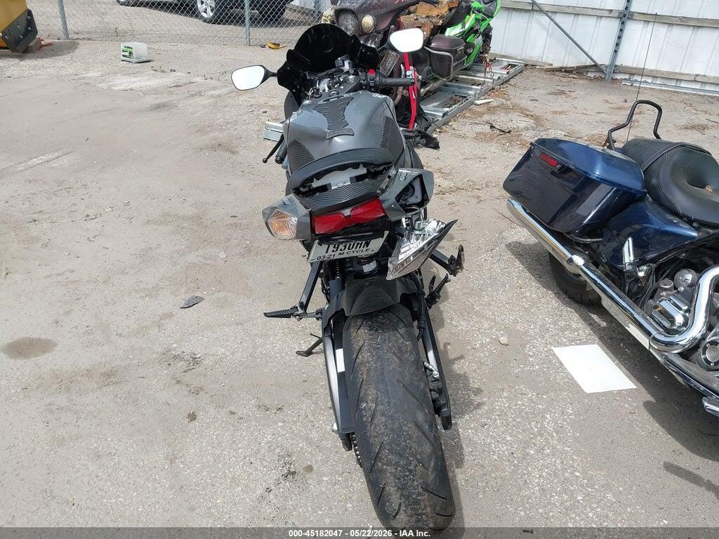 JS1GN7FA7S7101372 2025 SUZUKI GSX-R600 photo no. 6