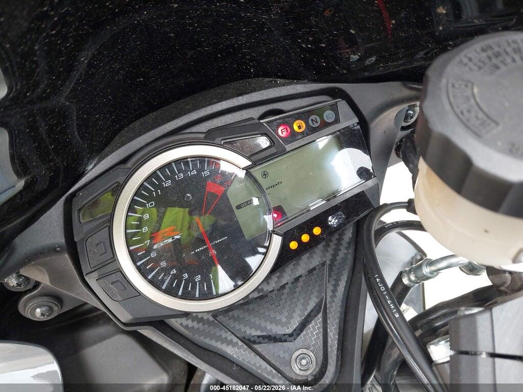 JS1GN7FA7S7101372 2025 SUZUKI GSX-R600 photo no. 7