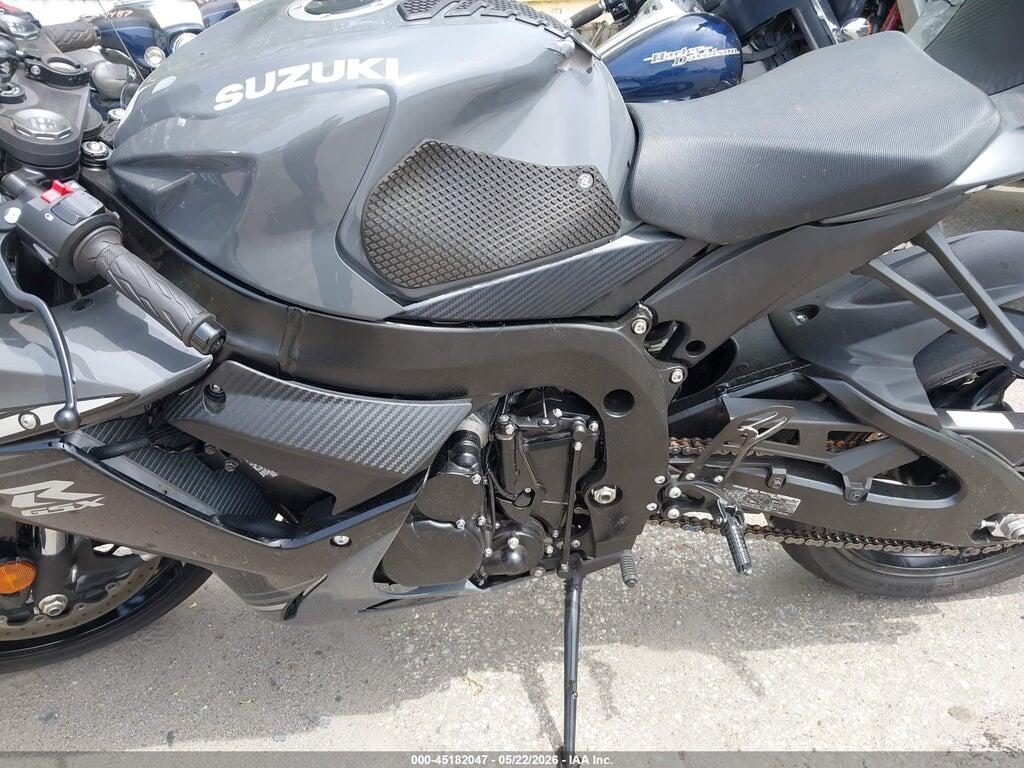 JS1GN7FA7S7101372 2025 SUZUKI GSX-R600 photo no. 9