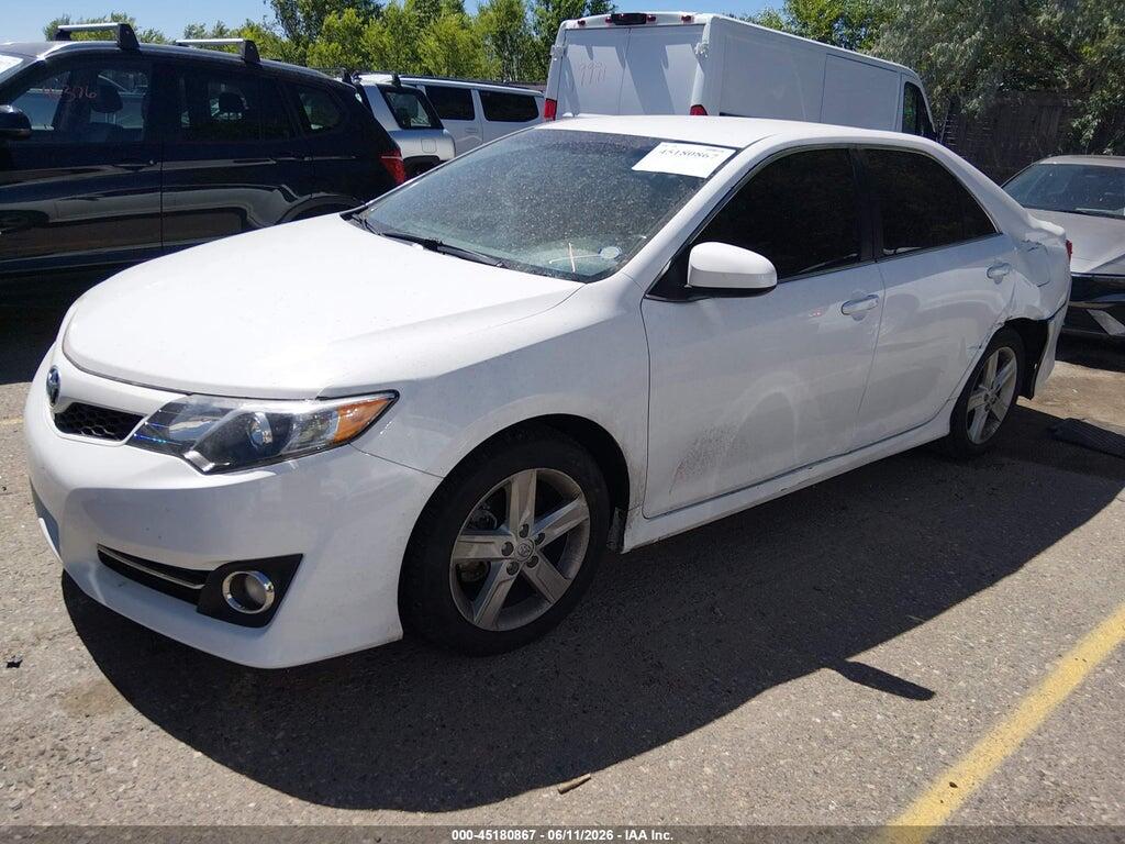 4T1BF1FK1EU379964 2014 TOYOTA CAMRY photo no. 2