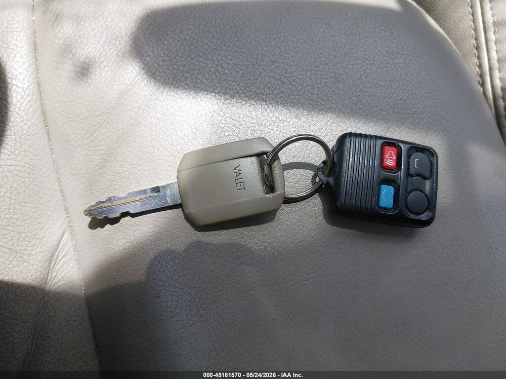2MEFM75V17X601021 2007 MERCURY GRAND MARQUIS photo no. 11