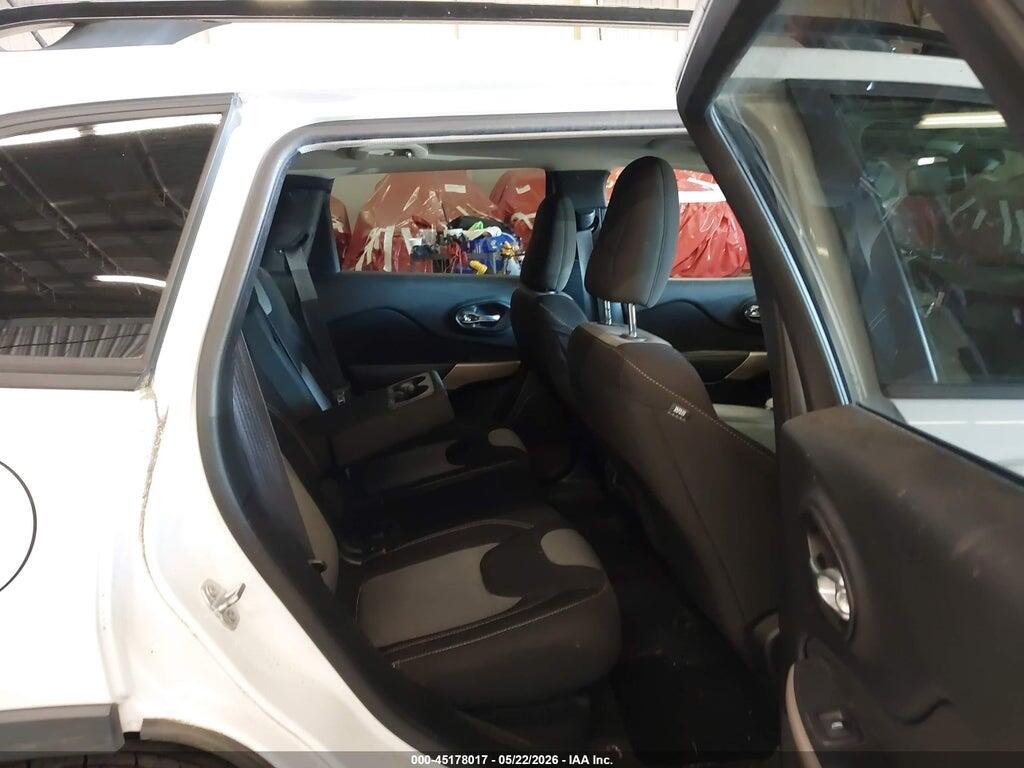 1C4PJLCB7JD622549 2018 JEEP CHEROKEE photo no. 8