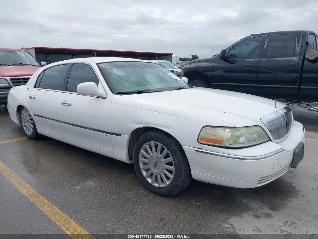 1LNHM81W74Y606455 2004 LINCOLN TOWN CAR photo no. 1