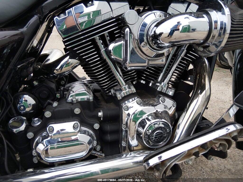 1HD1KBM16BB669179 2011 HARLEY-DAVIDSON FLHX photo no. 8