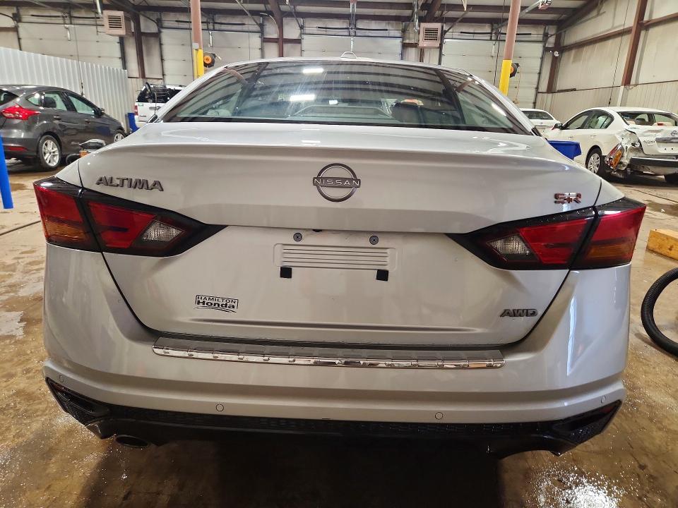 2023 NISSAN ALTIMA SR — Фото 6 из 13