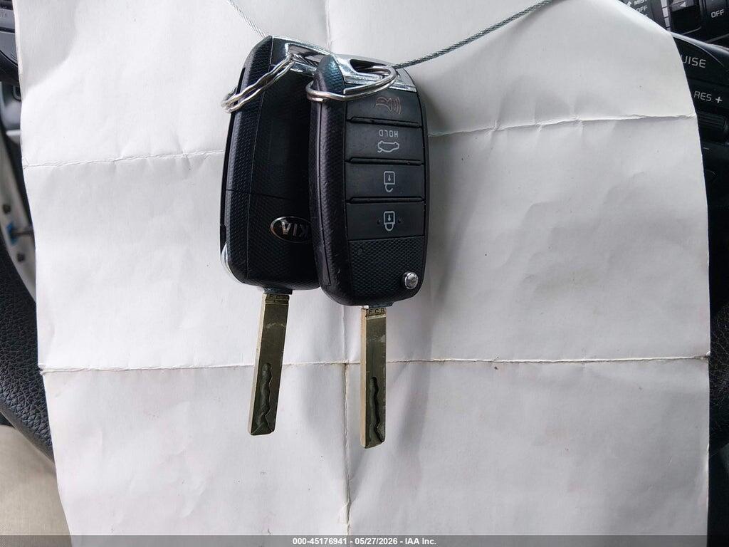3KPA25AD5LE295136 2020 KIA RIO 5-DOOR photo no. 11