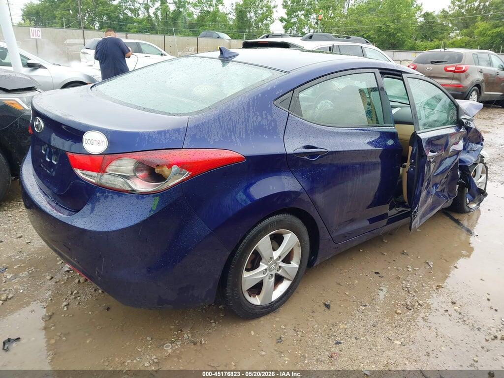 5NPDH4AE3DH392329 2013 HYUNDAI ELANTRA photo no. 4