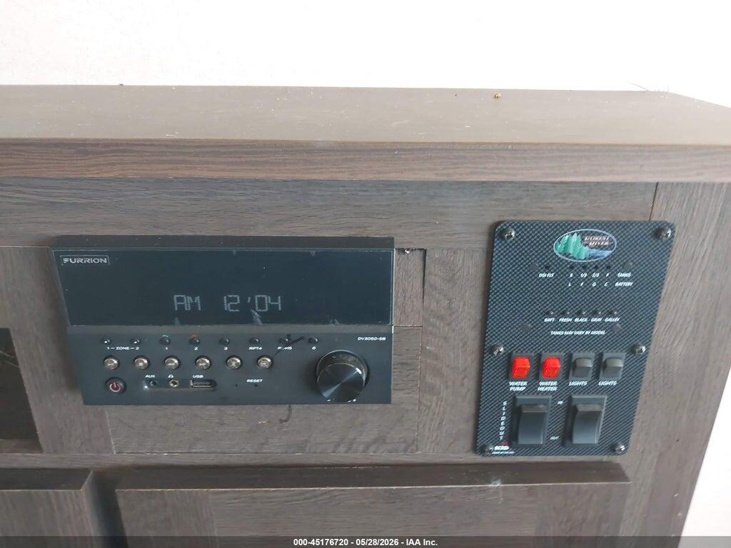 4X4TSMC29KA323689 2019 FOREST RIVER SALEM photo no. 7