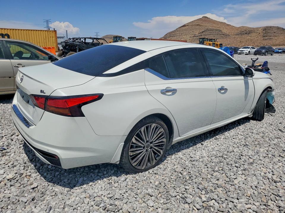 2023 NISSAN ALTIMA SL — Фото 3 из 13
