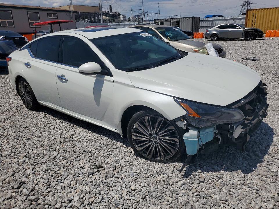 2023 NISSAN ALTIMA SL — Фото 4 из 13