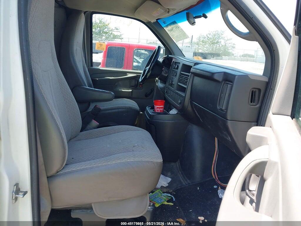 1GCWGFCA5C1192818 2012 CHEVROLET EXPRESS 2500 photo no. 5