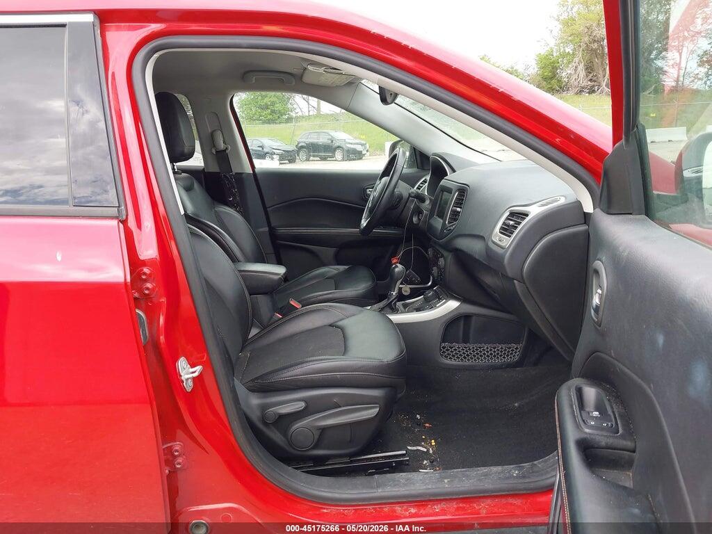 3C4NJDBB5JT252274 2018 JEEP COMPASS photo no. 5
