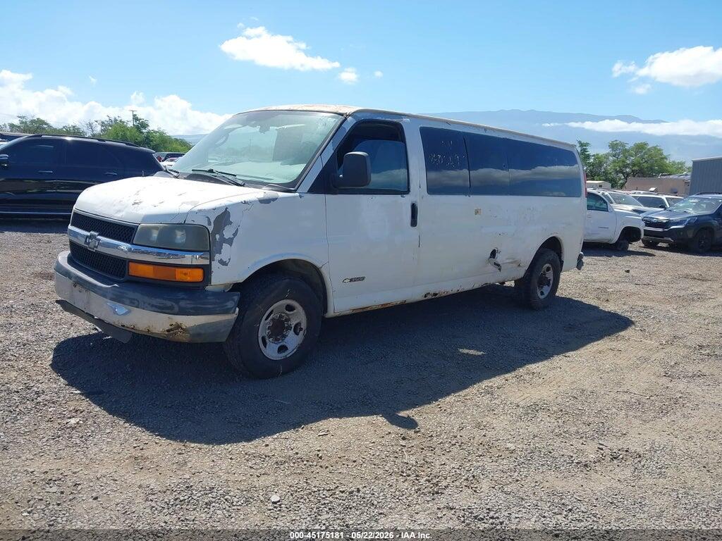1GAHG39U751229341 2005 CHEVROLET EXPRESS photo no. 2