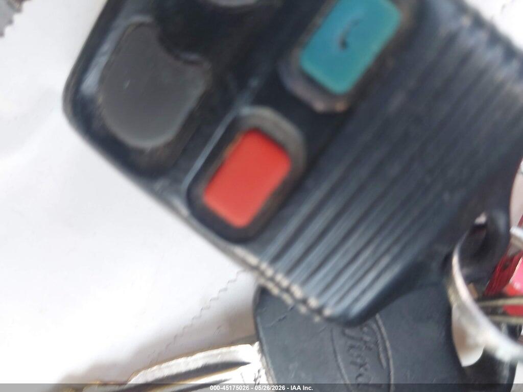 1FAFP3437YW170527 2000 FORD FOCUS photo no. 11
