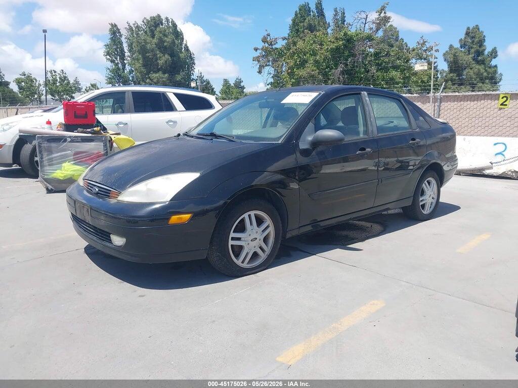 1FAFP3437YW170527 2000 FORD FOCUS photo no. 2