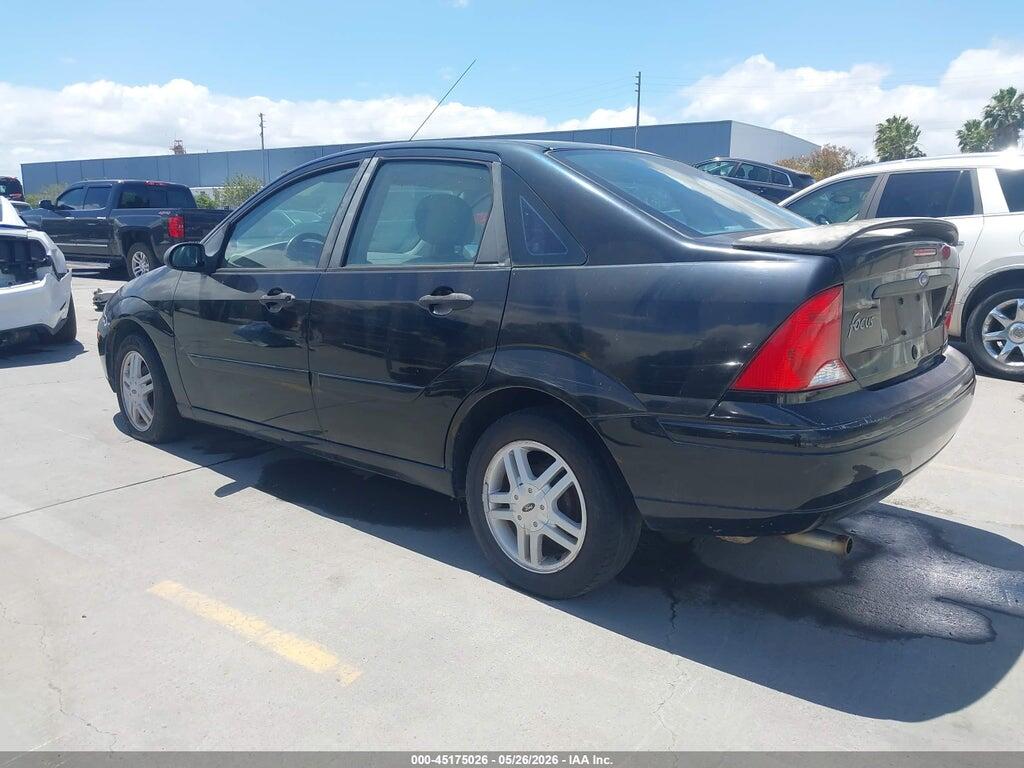 1FAFP3437YW170527 2000 FORD FOCUS photo no. 3