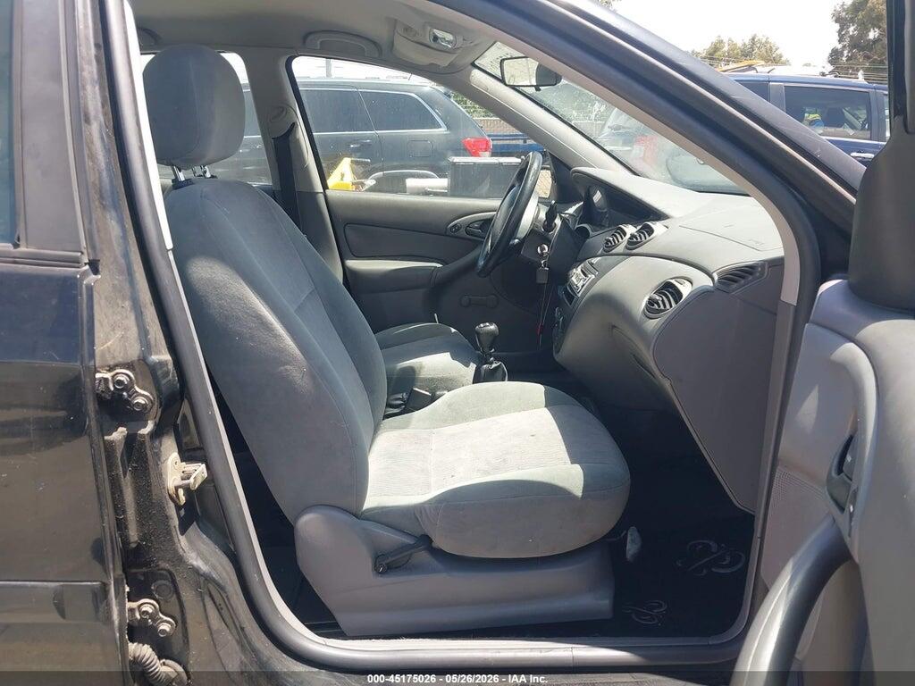 1FAFP3437YW170527 2000 FORD FOCUS photo no. 5