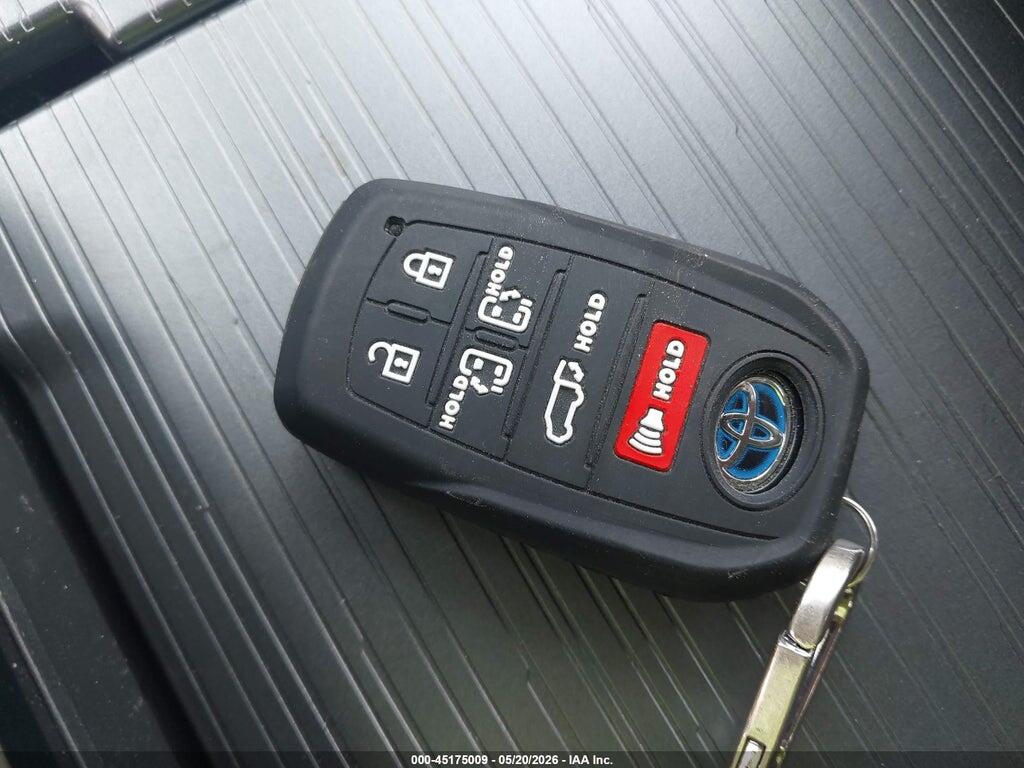5TDYRKEC3SS225648 2025 TOYOTA SIENNA photo no. 11