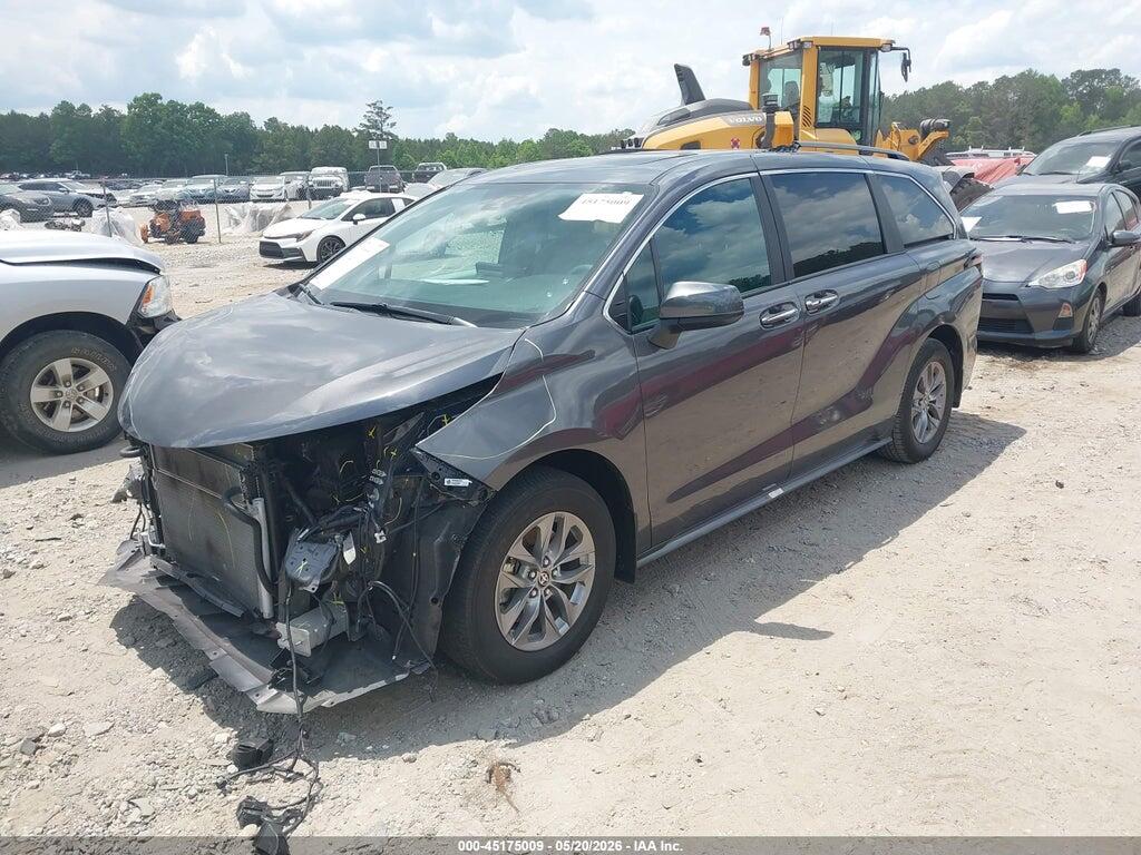 5TDYRKEC3SS225648 2025 TOYOTA SIENNA photo no. 2
