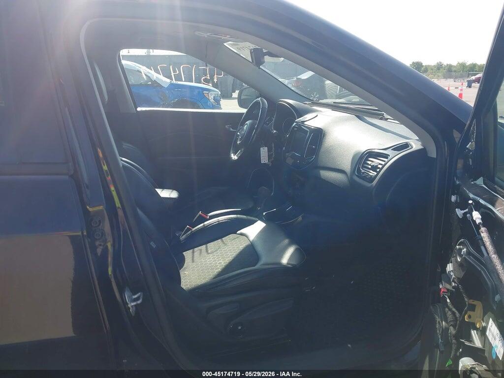 3C4NJCBB4KT833020 2019 JEEP COMPASS photo no. 5