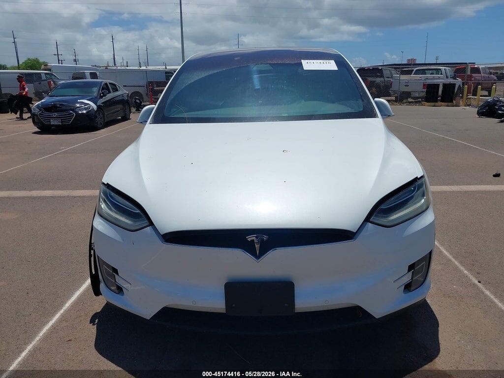 5YJXCBE22HF055218 2017 TESLA MODEL X photo no. 12