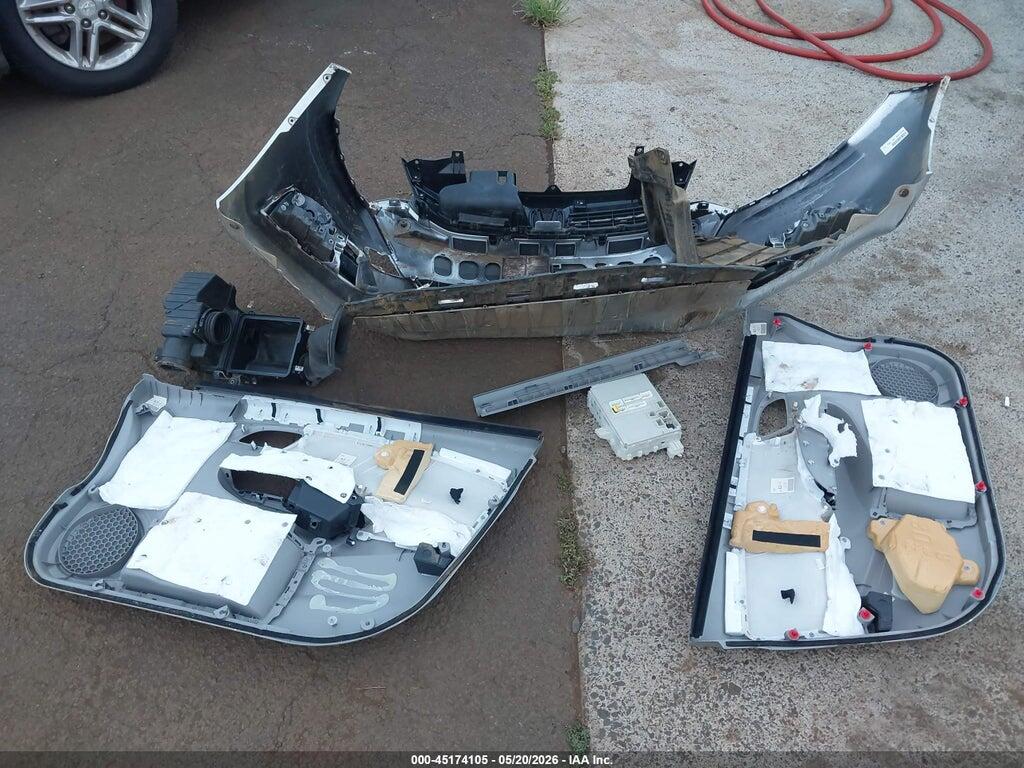 JHMZE2H79DS000125 2013 HONDA INSIGHT photo no. 12