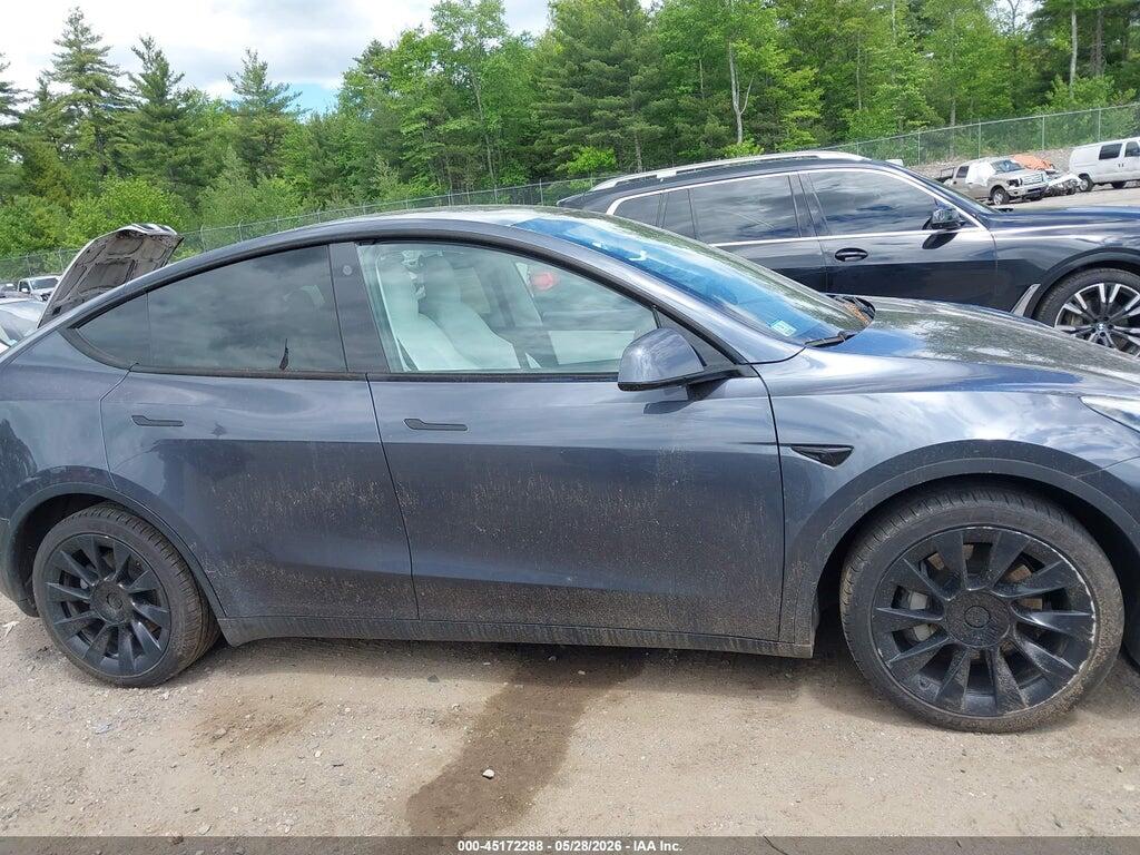7SAYGDEE7NF372733 2022 TESLA MODEL Y photo no. 12