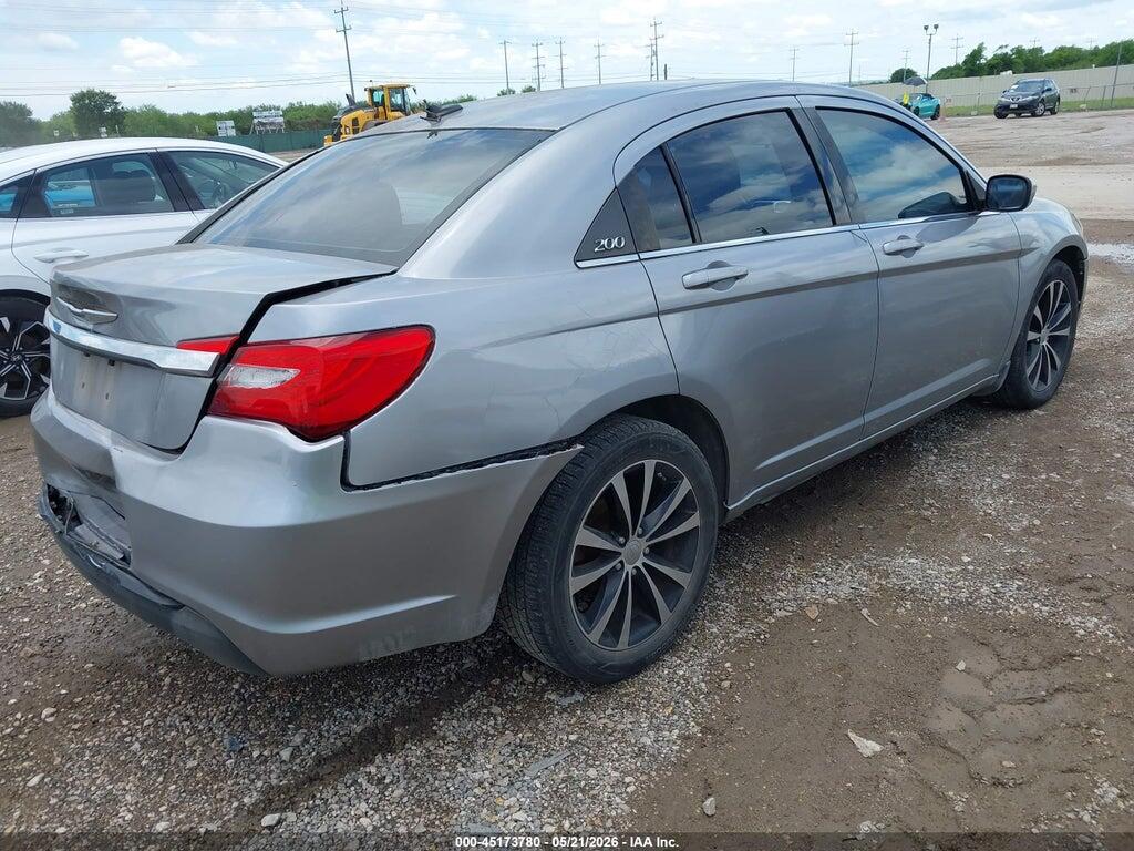 1C3CCBBG8DN720282 2013 CHRYSLER 200 photo no. 4