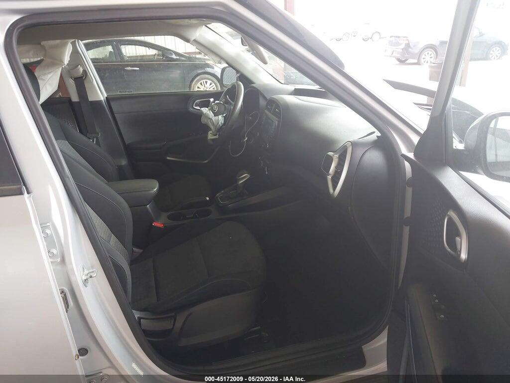 KNDJ23AU2L7716265 2020 KIA SOUL photo no. 5