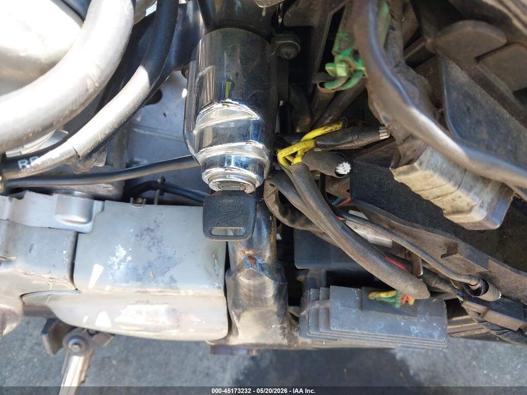 JH2PC21192M310045 2002 HONDA VT600 photo no. 11