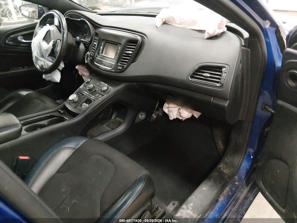1C3CCCBB6GN174094 2016 CHRYSLER 200 photo no. 5
