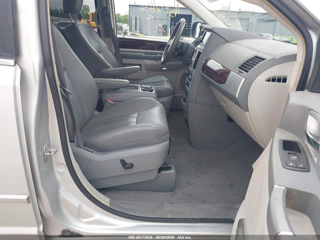 2A4RR5D1XAR128356 2010 CHRYSLER TOWN & COUNTRY photo no. 5