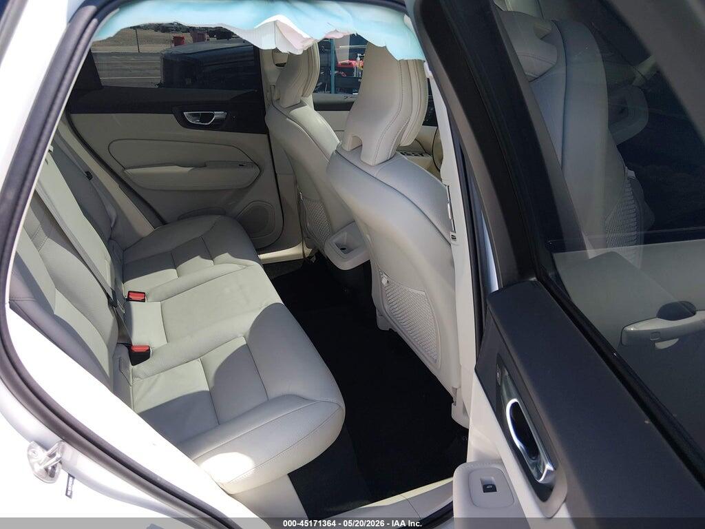 YV4L12RK3R1925824 2024 VOLVO XC60 photo no. 8