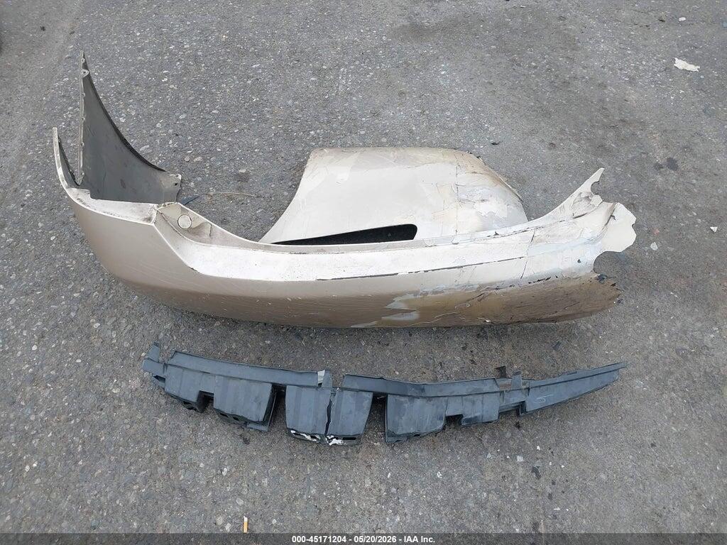 4T1BF3EK5BU197483 2011 TOYOTA CAMRY photo no. 12