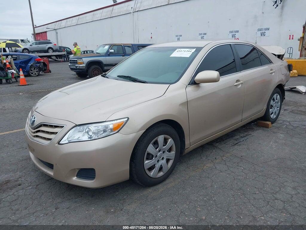 4T1BF3EK5BU197483 2011 TOYOTA CAMRY photo no. 2