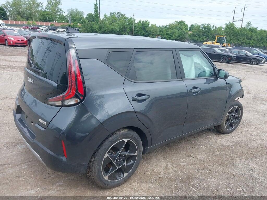 KNDJ33AU4P7883262 2023 KIA SOUL photo no. 4