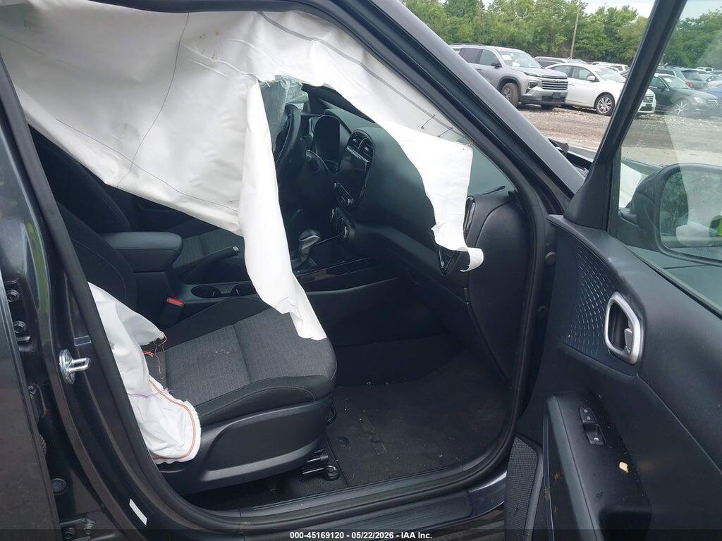 KNDJ33AU4P7883262 2023 KIA SOUL photo no. 5