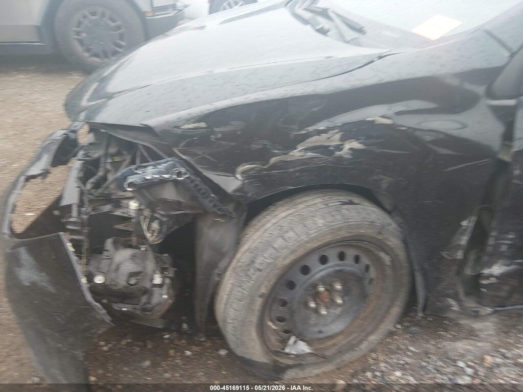 5YFBURHE8HP584215 2017 TOYOTA COROLLA photo no. 6
