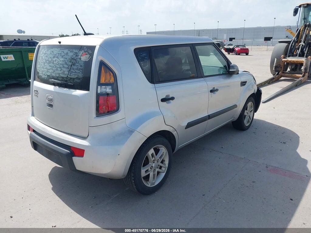 KNDJT2A13B7264077 2011 KIA SOUL photo no. 4