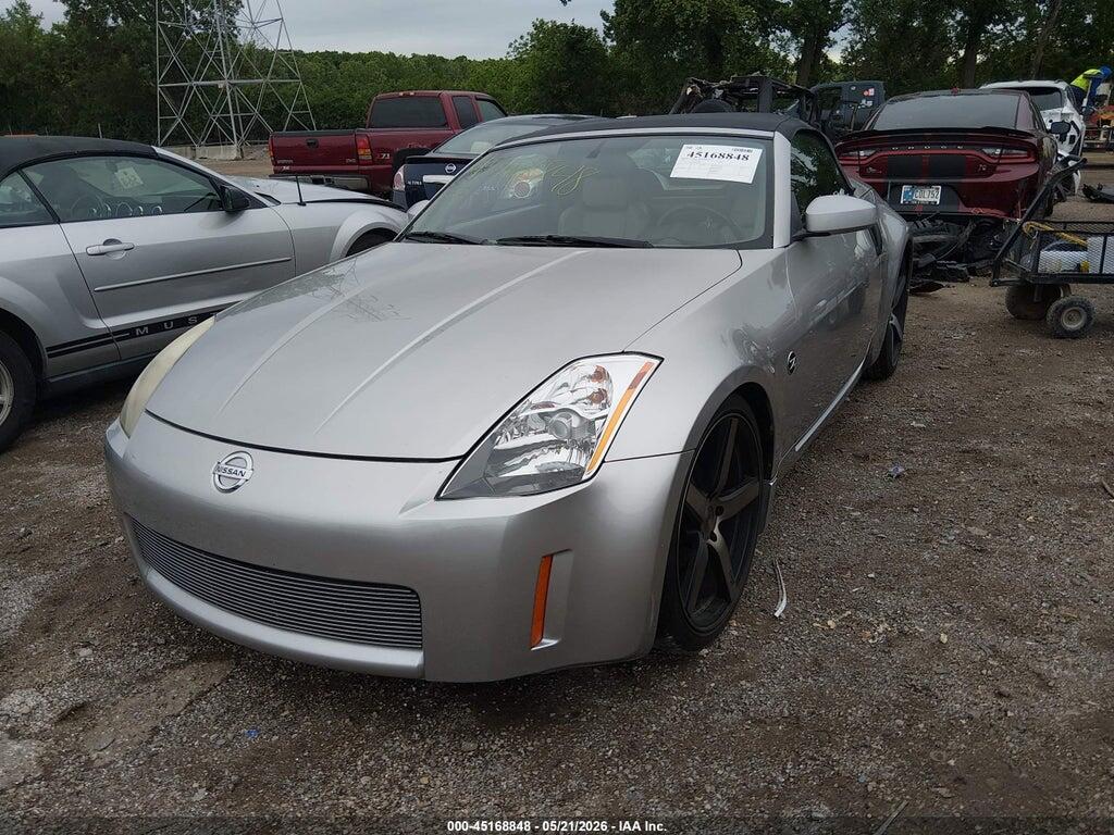 JN1AZ36A84T010598 2004 NISSAN 350Z photo no. 2