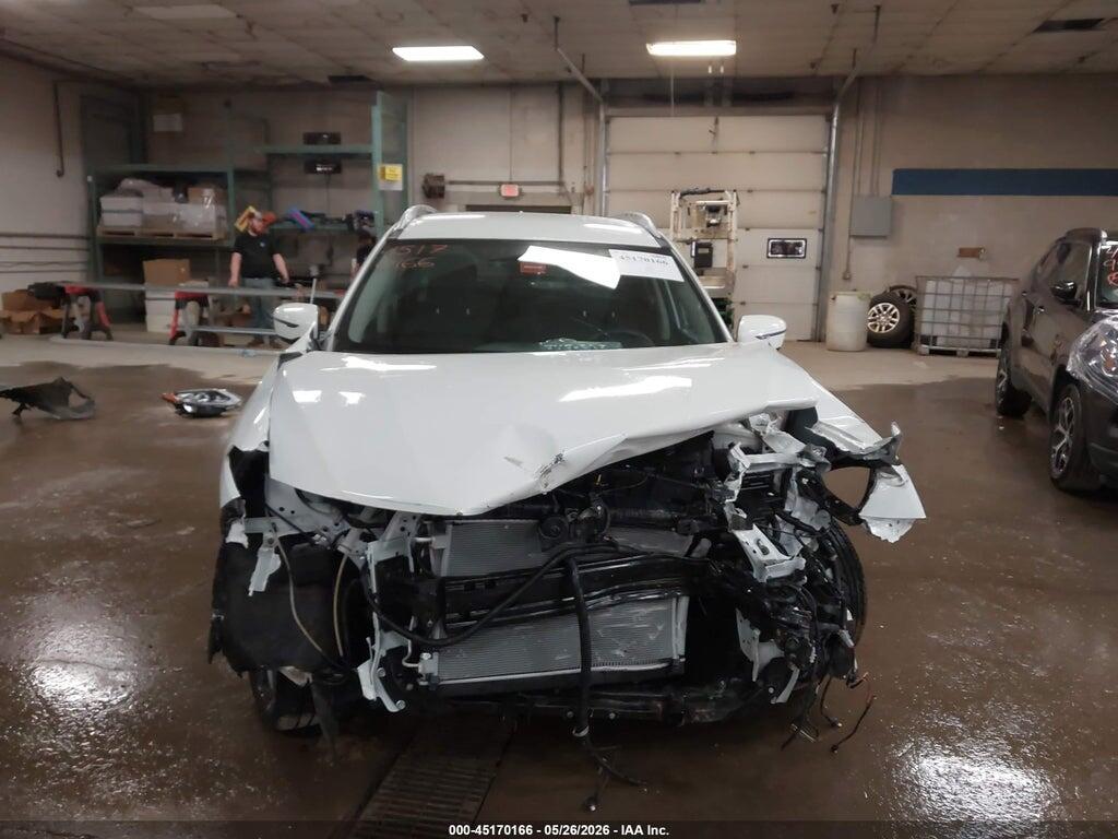KNMAT2MV1HP538903 2017 NISSAN ROGUE photo no. 12