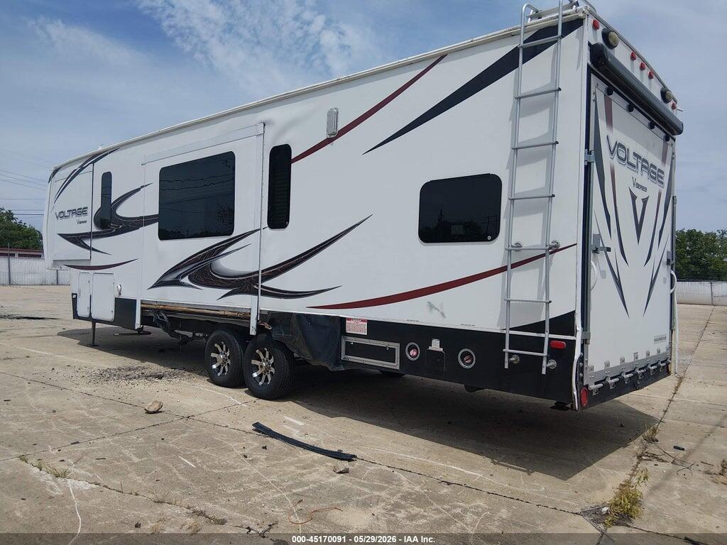47CFVTT21DC662943 2013 DUTCHMEN VOLTAGE V TOY HAULER SERIES M-3105 photo no. 3