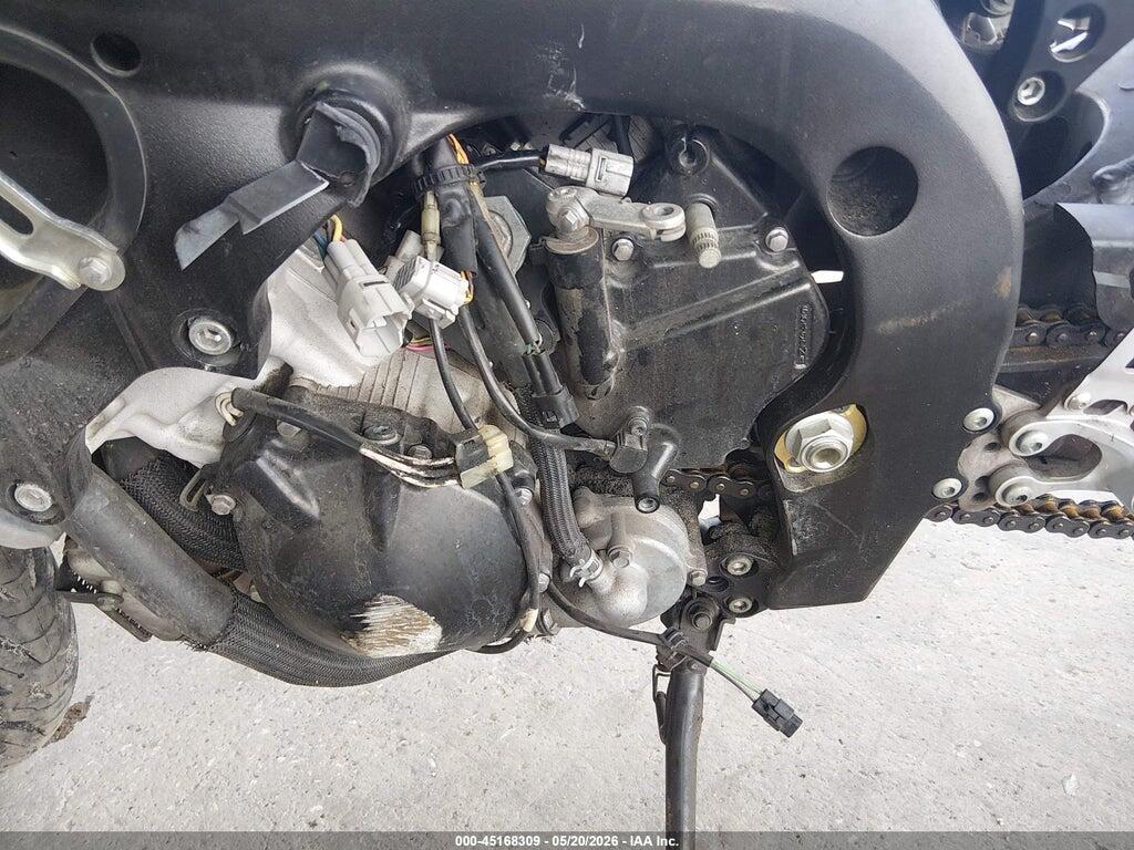 JS1GR7MA5E2100990 2014 SUZUKI GSX-R750 photo no. 9