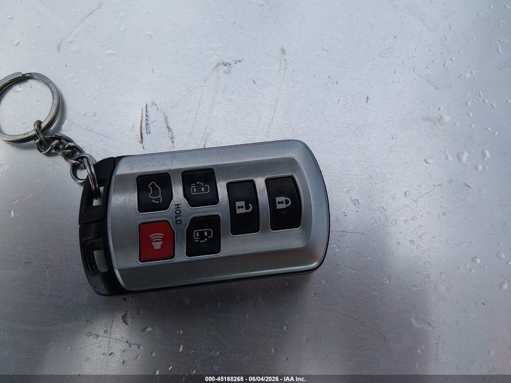 5TDYK3DC2DS338022 2013 TOYOTA SIENNA photo no. 11