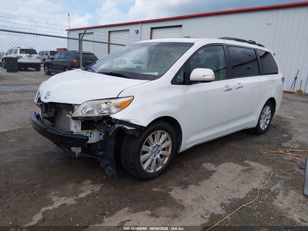 5TDYK3DC2DS338022 2013 TOYOTA SIENNA photo no. 2