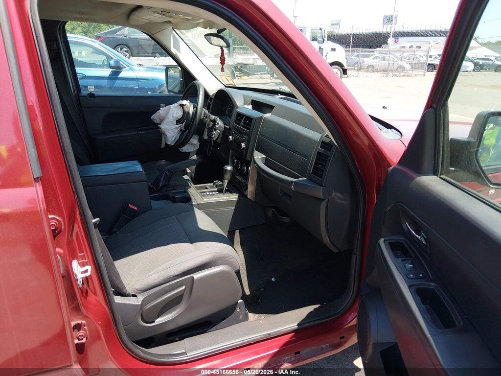 1J4PN2GK3BW532985 2011 JEEP LIBERTY photo no. 5